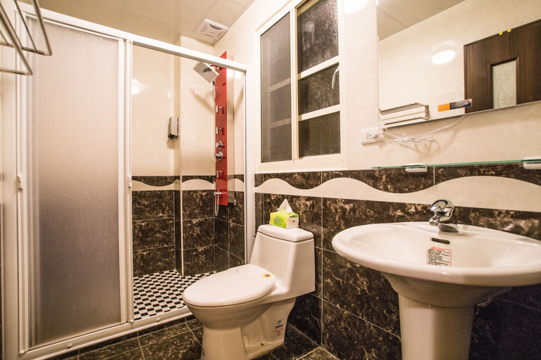 Bathroom 2, Happy Hi B&B, Taitung