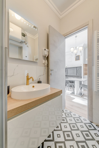 Bathroom 4, Piano Suites, Split