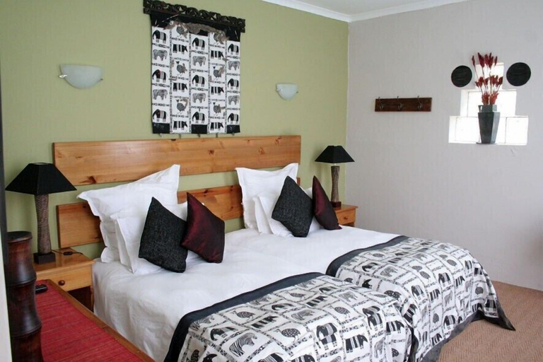 Bedroom 2, Aanhuizen, Overberg