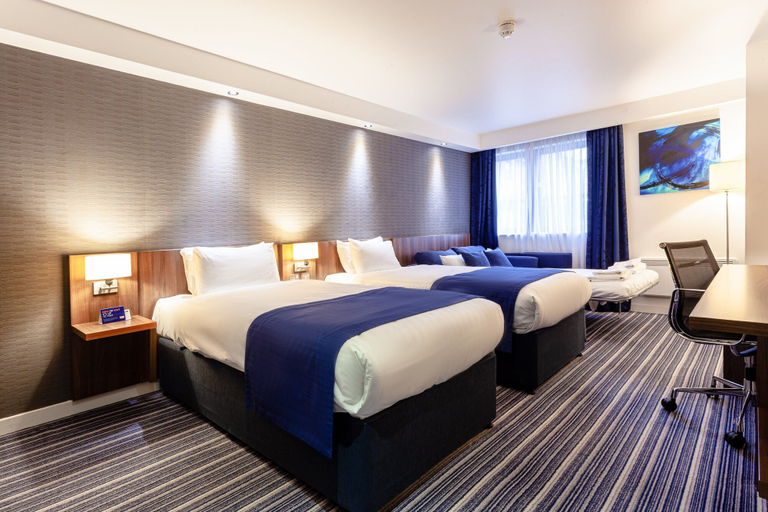 Bedroom 4, Holiday Inn Express EDINBURGH AIRPORT by IHG, Edinburgh