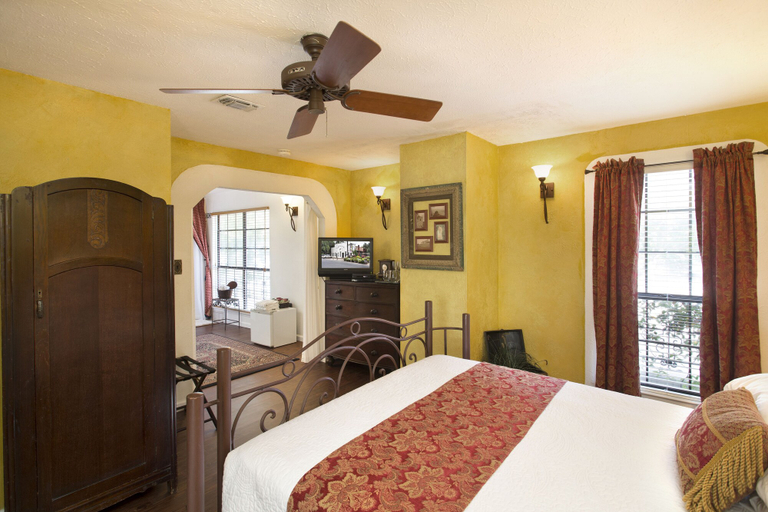 Bedroom 4, The Lakehouse Bed & Breakfast, Comal