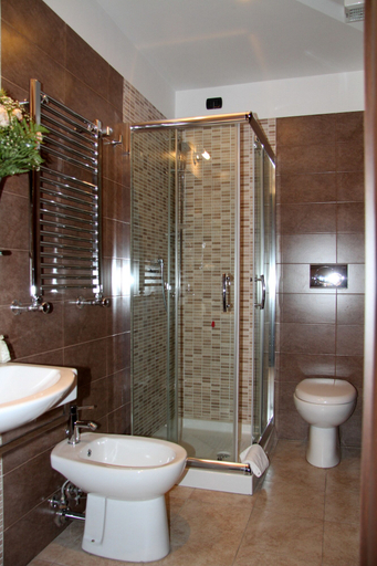 Bathroom 4, Nice Rome Holiday, Roma