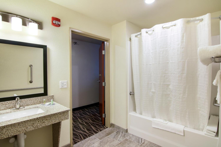Bathroom 5, Cobblestone Inn & Suites - Fairfield Bay, Van Buren