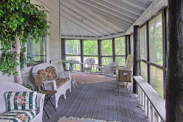 Others 5, Wauban Cottage, Leelanau