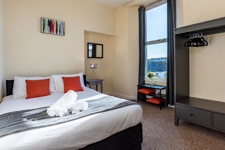 Bedroom 2, Ford Park Apartment, Plymouth