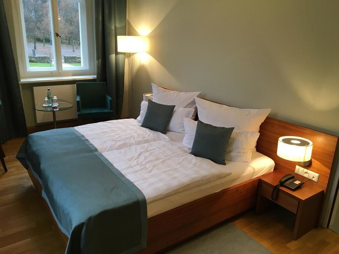 Bedroom 2, Hotel Schloss Rabenstein, Chemnitz