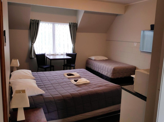 Bedroom 3, Drury Motor Lodge, Franklin