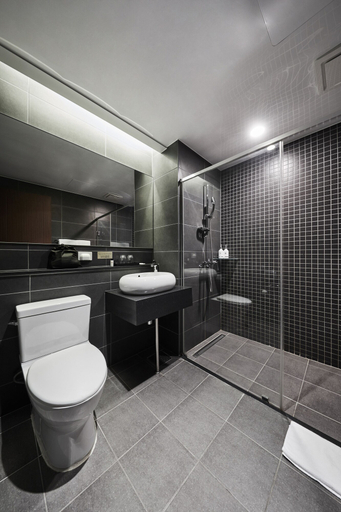 Bathroom 5, Felix by STX Hotel & Suite, Haeundae
