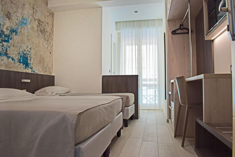 Bedroom 3, Hotel Muccioli, Rimini