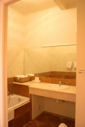Bathroom 5, Hotel Restaurant La Corniche, Haute-Corse
