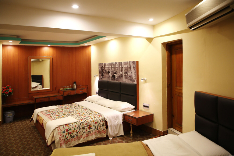 Bedroom 2, Hotel Centre Point, Srinagar