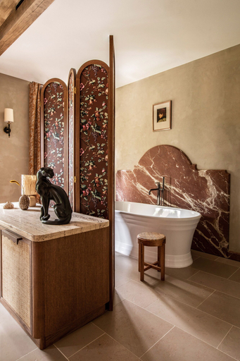 Bathroom 5, Relais Bernard Loiseau, Côte-d'Or