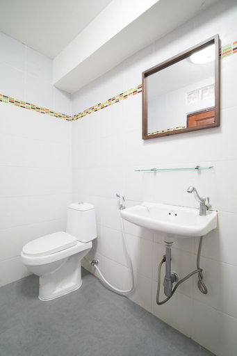 Bathroom 4, Stefans Guesthouse, Pattaya