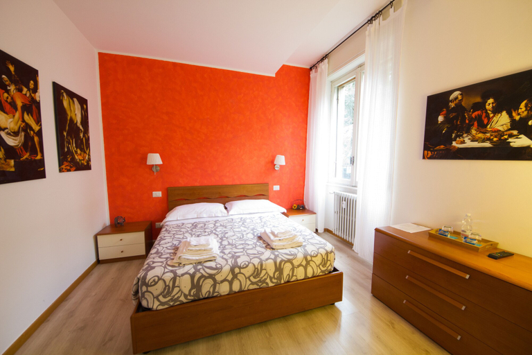 Bedroom 2, Luci a San Siro, Milano