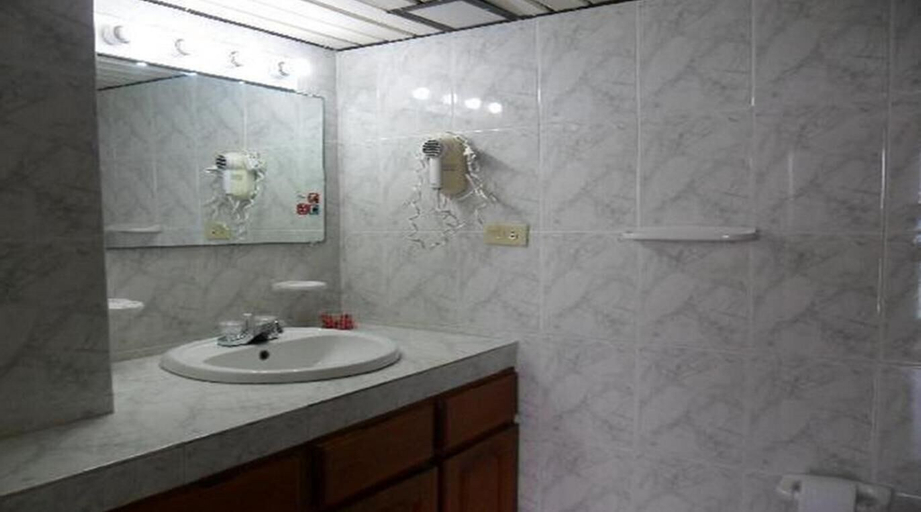 Bathroom 3, Hotel Tiuna, San Andrés