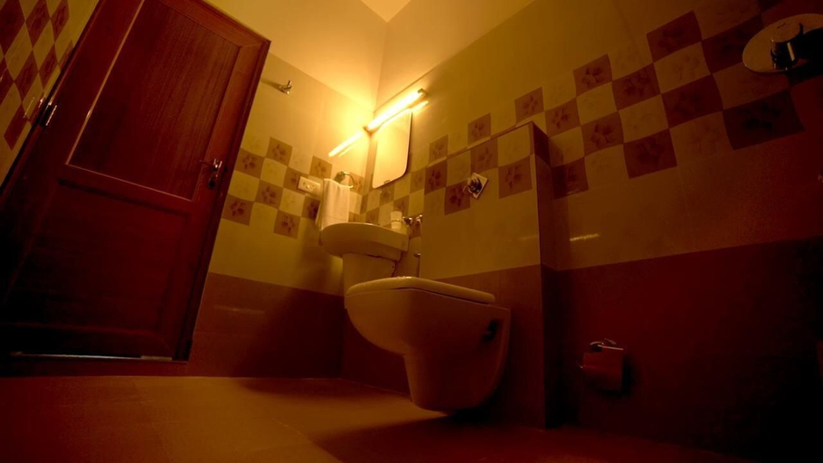 Bathroom, Green Hill Estate, Idukki