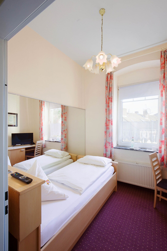 Bedroom 3, Hotel Moerser Hof, Wesel