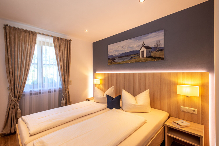 Bedroom 4, Aparthotel Werdenfels, Garmisch-Partenkirchen