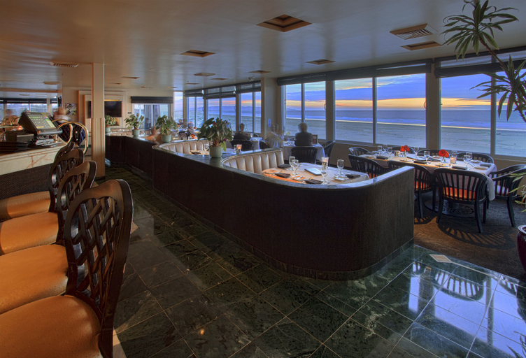 Food & Drinks 5, SeaVenture Beach Hotel, San Luis Obispo