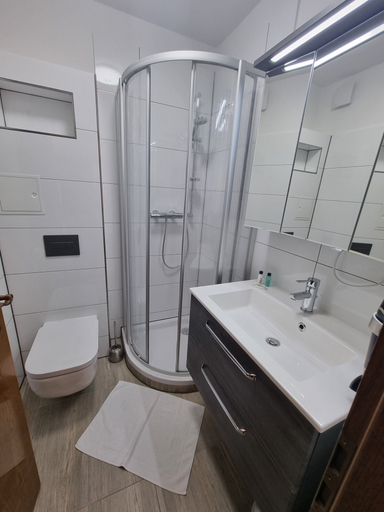 Bathroom 5, Bergschänke & Berghotel, Spree-Neiße