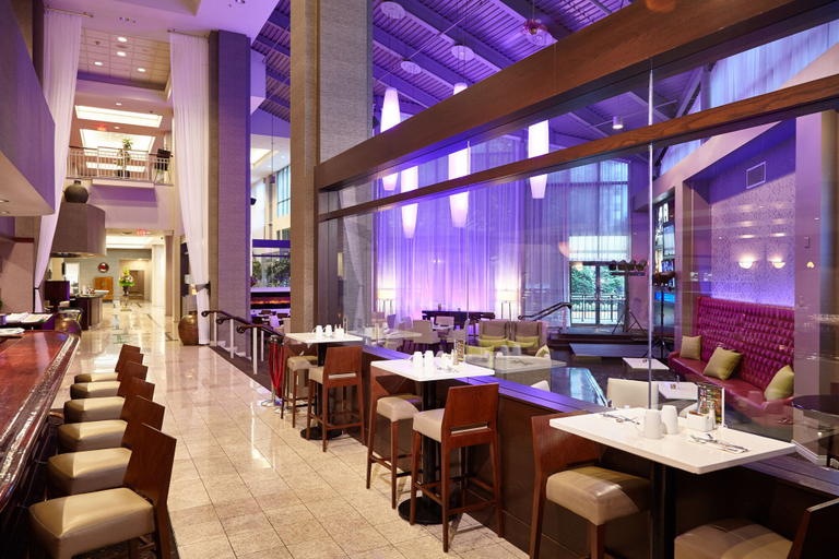 Food & Drinks 5, Executive Plaza Hotel Metro Vancouver, Greater Vancouver