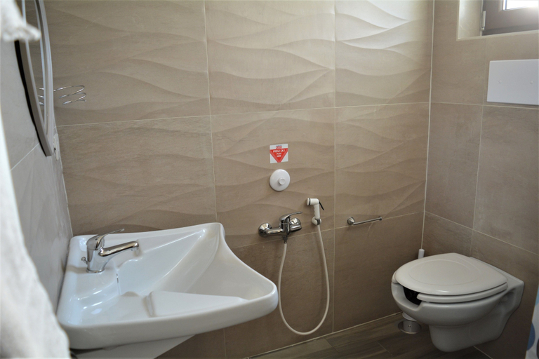 Bathroom 5, Spazio Natura, Potenza