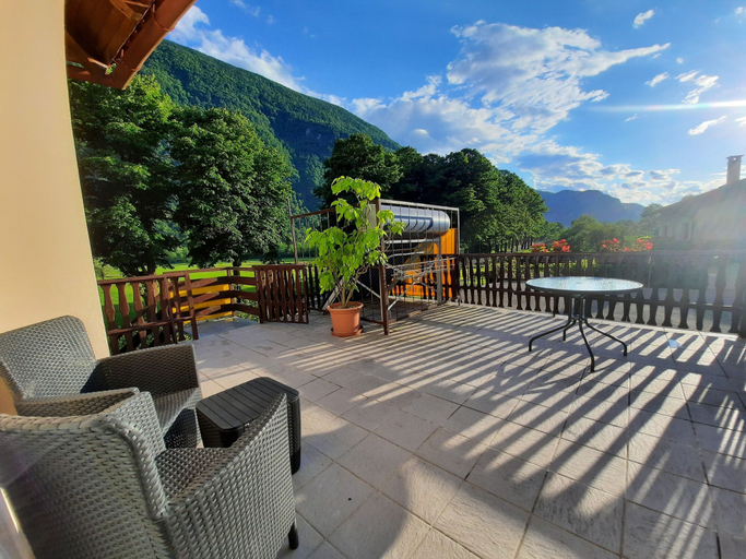 Food & Drinks 5, Apartment Zonir with sauna, Kobarid