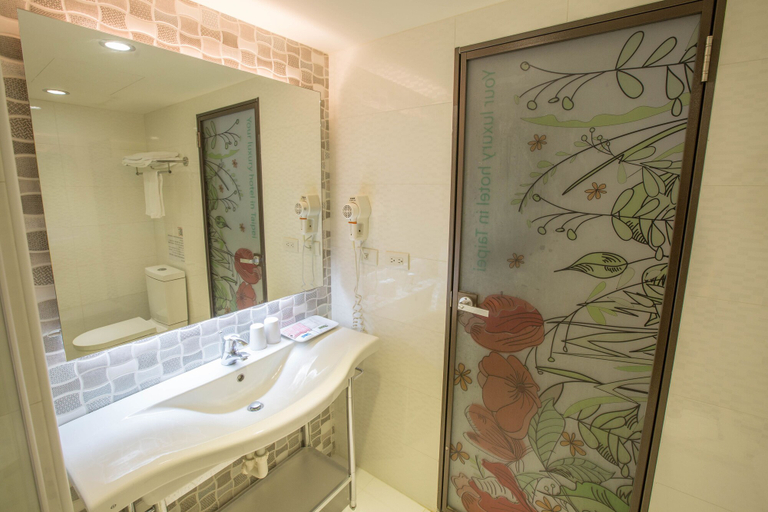 Bathroom 3, Ximen Relite Hotel, Taipei City