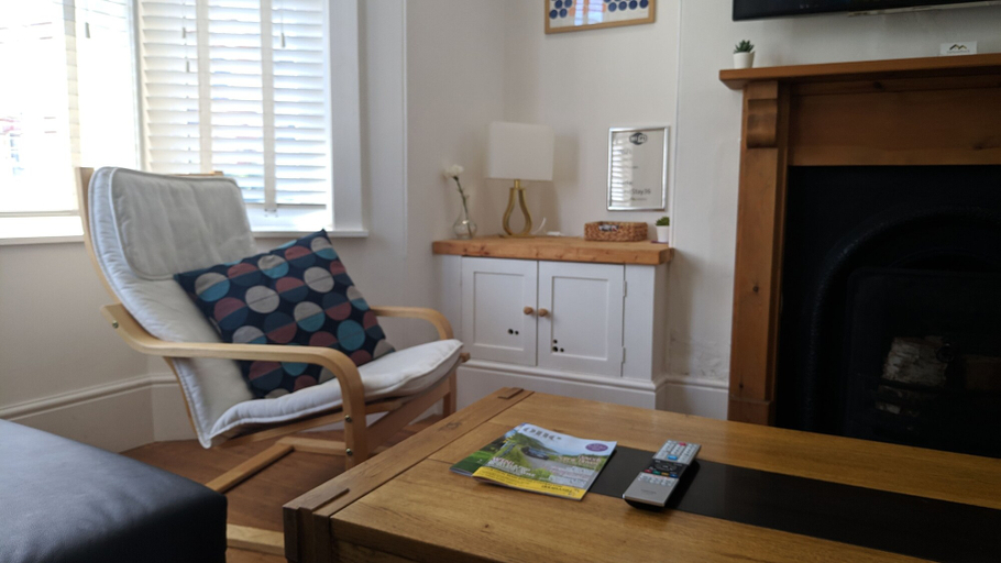 Others 5, Victoria House, Devon