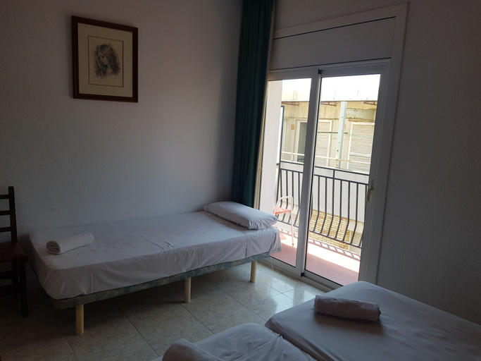 Bedroom 4, Hotel Castella, Girona