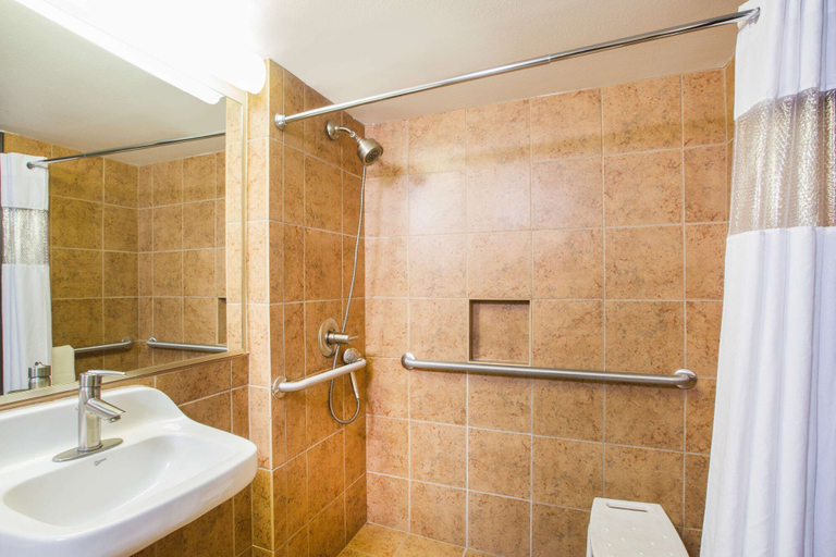 Bathroom 4, Ramada Tropics Resort & Conf Center by Wyndham Des Moines, Polk