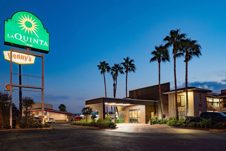 Exterior & Views 2, La Quinta Inn by Wyndham Laredo I-35, Webb