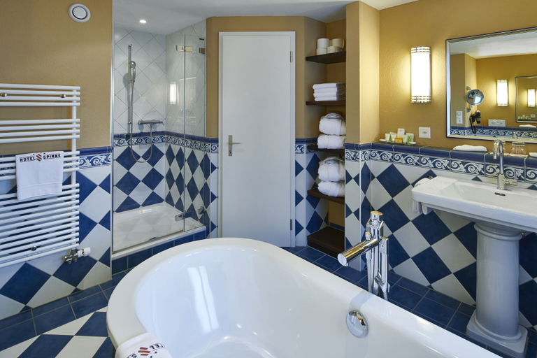 Bathroom 5, Hotel Spinne, Interlaken
