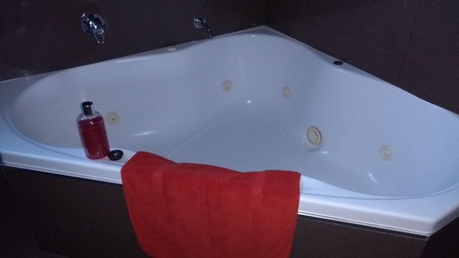 Bathroom 5, Diamond Island Resort & Penguin viewing, Glamorgan-Spring Bay