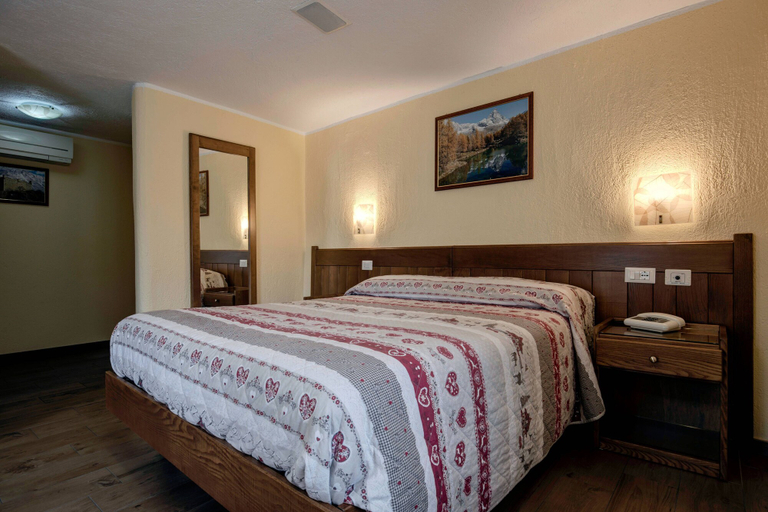 Bedroom 3, Hotel Cecchin, Aosta