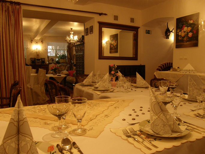 Food & Drinks 5, Hotel Garni, Ostrava