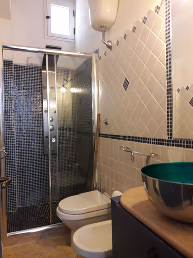 Bathroom, Clemente Apartment, Brindisi