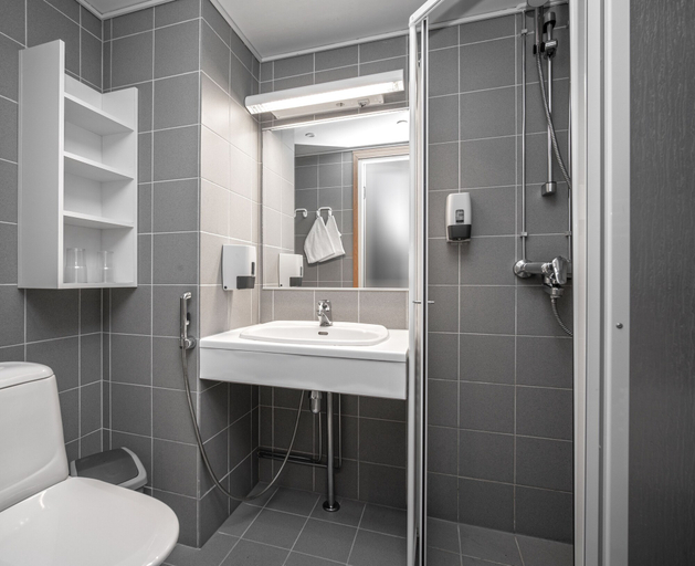 Bathroom 3, Hotel Pyhatunturi, Lapland