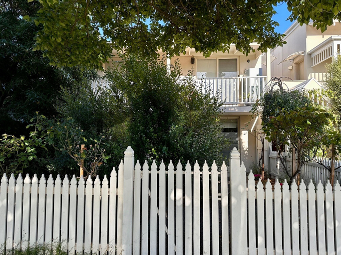 Exterior & Views 2, Captain's Retreat Apartments and Cottages, Hobsons Bay - Williamstown