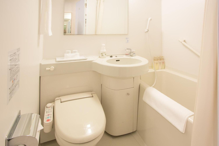 Bathroom 4, Kuretake Inn Osaka Sakaisuji Hommachi, Osaka