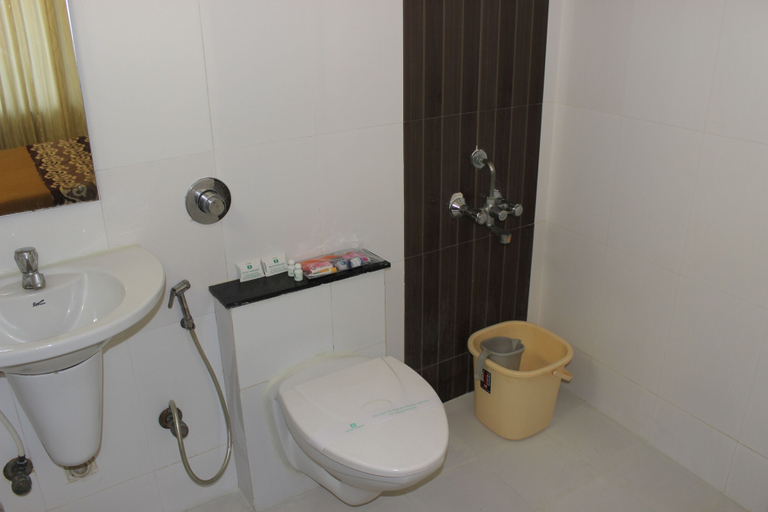 Bathroom 3, Mount Residency, Chennai