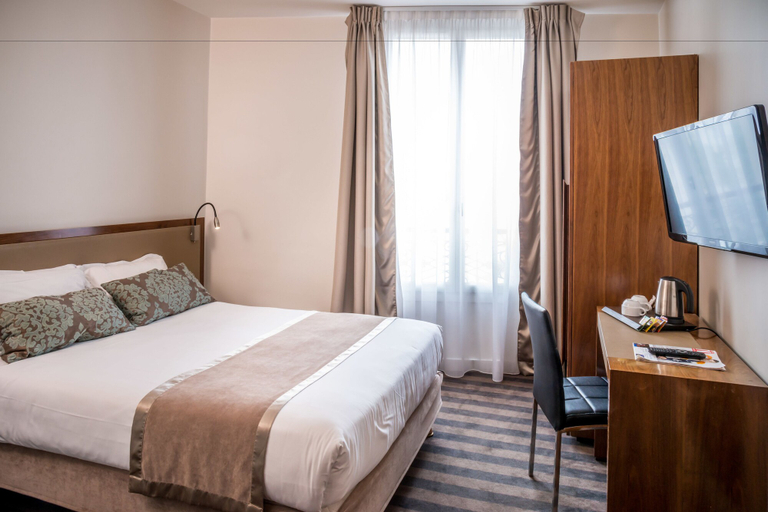 Bedroom 3, Art Hotel Eiffel, Paris