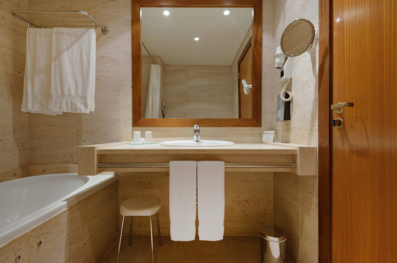 Bathroom 5, Real Oeiras, Oeiras