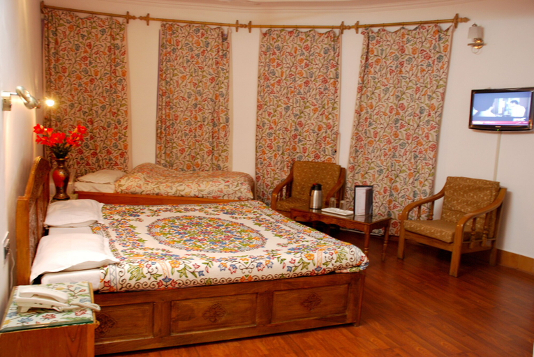 Bedroom 3, Hotel Centre Point, Srinagar
