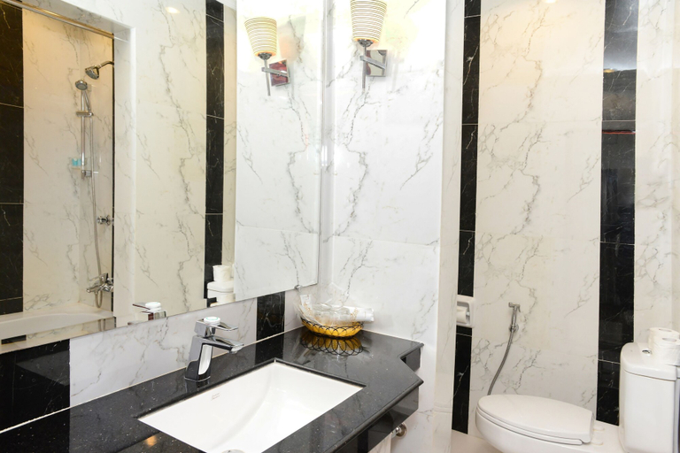 Bathroom 4, Grand United (Ahlone Branch), Yangon