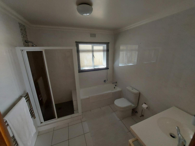 Bathroom 4, Newlands Guest House, City of Cape Town