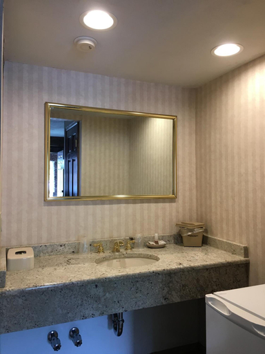 Bathroom 5, Chalet Inn & Suites Centerport, Suffolk