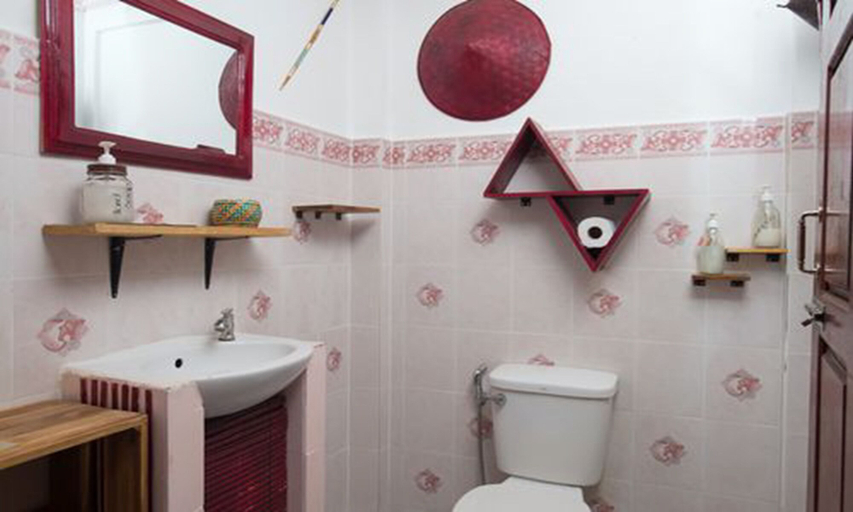 Bathroom 4, Cold River, Luang Prabang