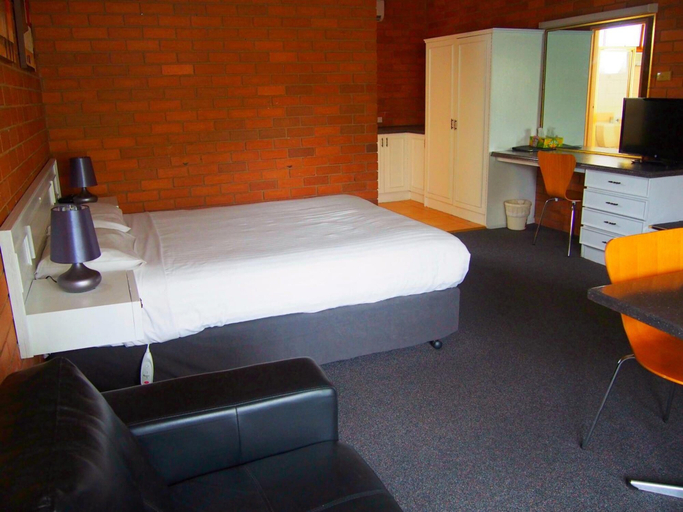 Bedroom 2, Essendon Motel, Melbourne