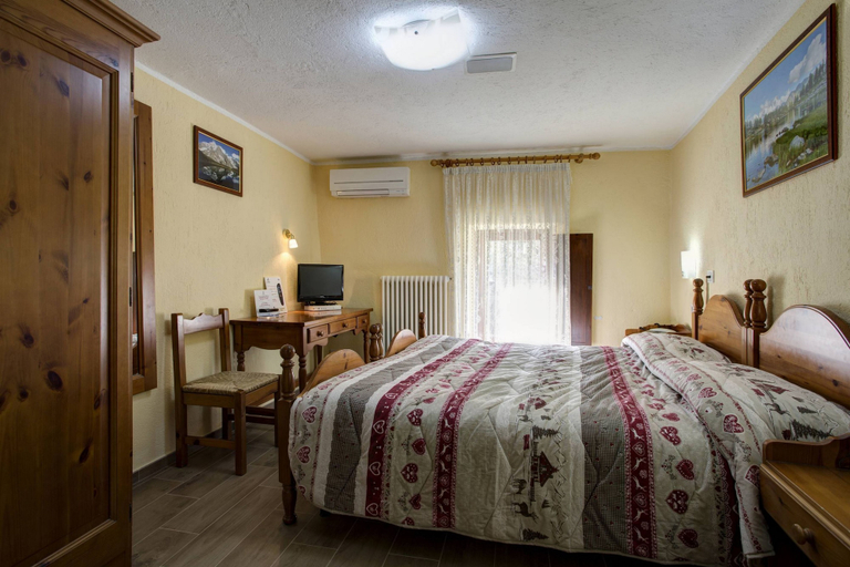 Bedroom 3, Hotel Cecchin, Aosta